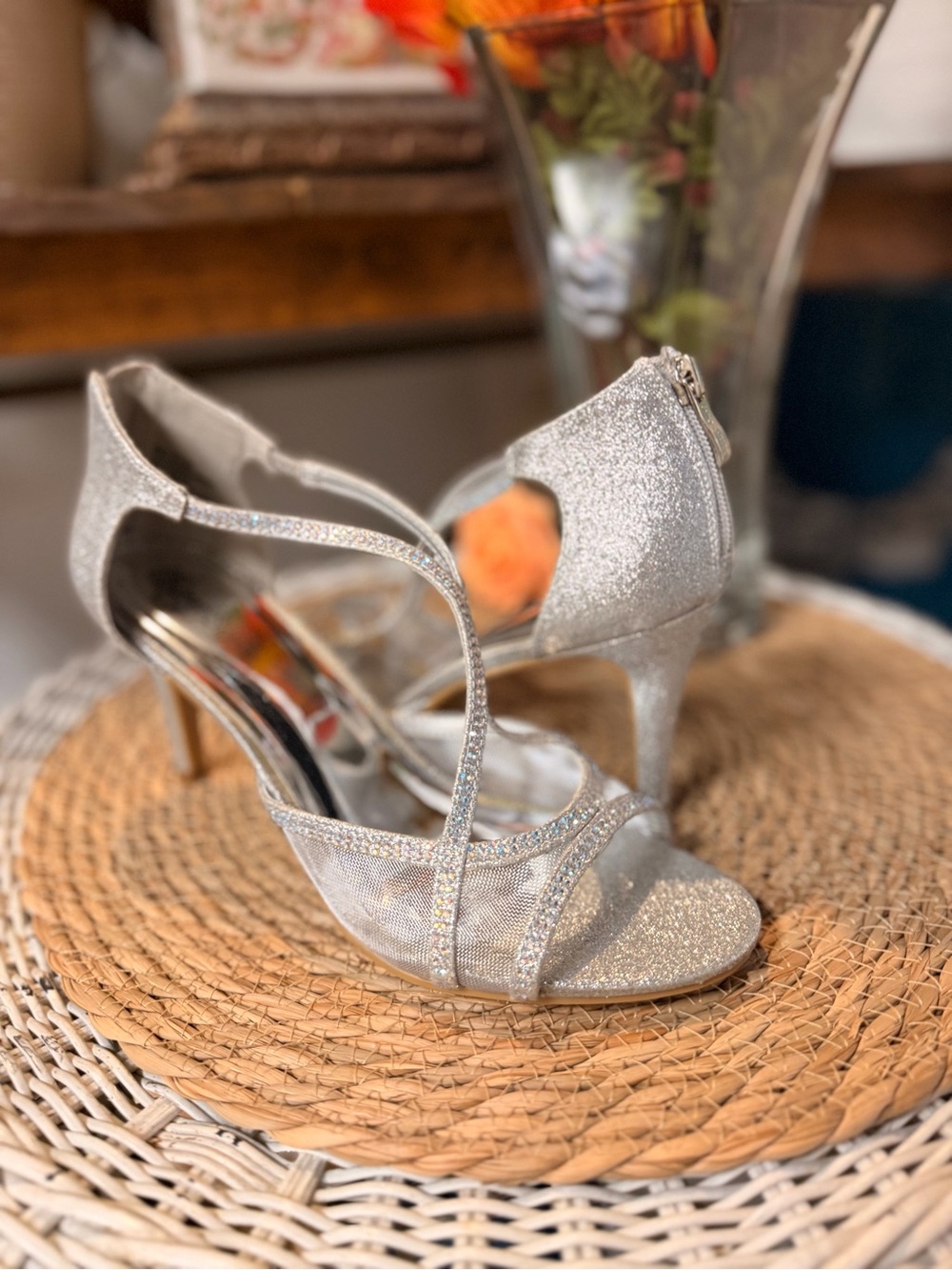 UNWORN NWOT 
Glitter Open-Toe Silver High Heel Slippers